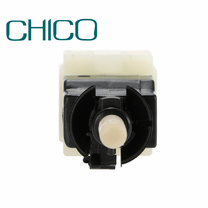 ST 16949 commutatori di luce dei freni per MERCEDES BENZ 0015453109 0015456409 A0015456409