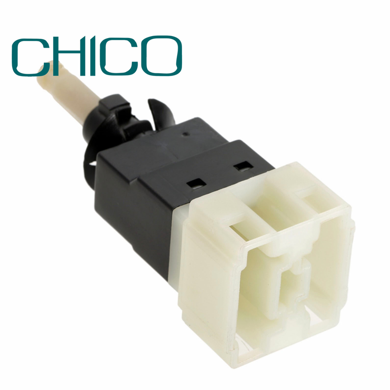 ST 16949 commutatori di luce dei freni per MERCEDES BENZ 0015453109 0015456409 A0015456409